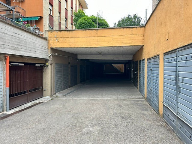 Garage/Box/Posto auto in affitto a Bologna (BO)