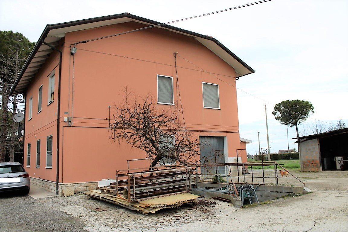 Casa indipendente in vendita a Santarcangelo Di Romagna (RN)