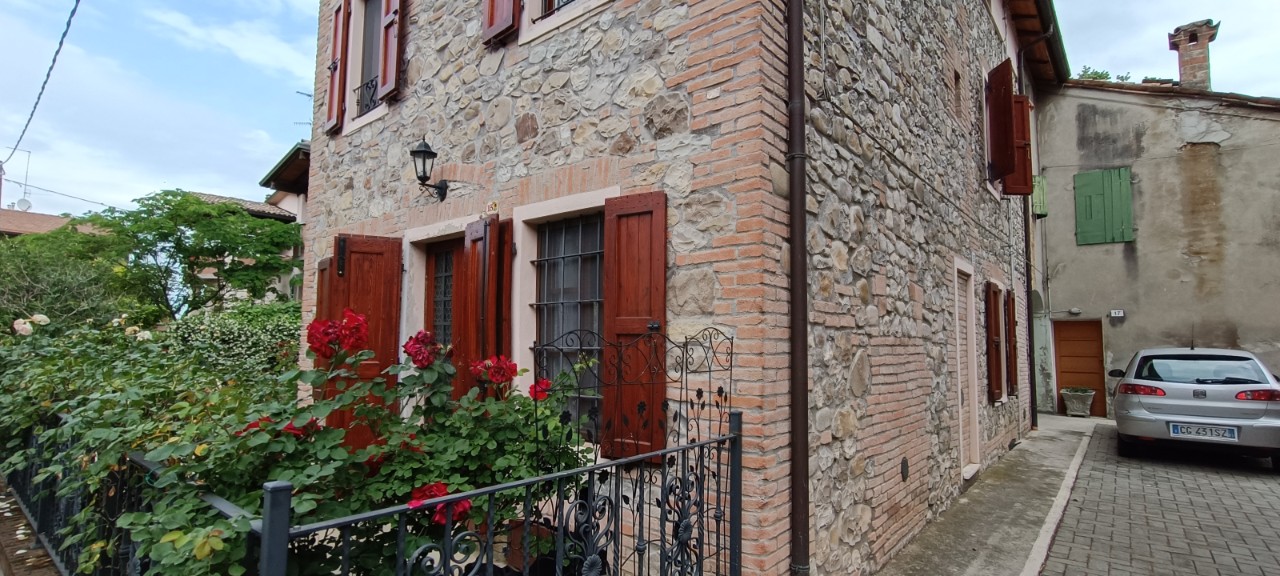 Porzione di casa in vendita a Montechiarugolo (PR)