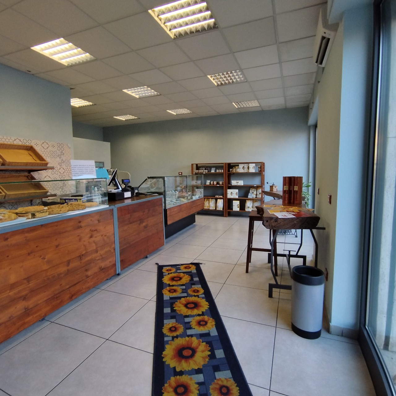 Negozio in vendita a Podenzano (PC)