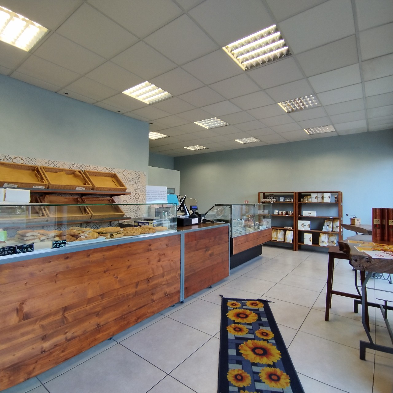 Negozio in vendita a Podenzano (PC)