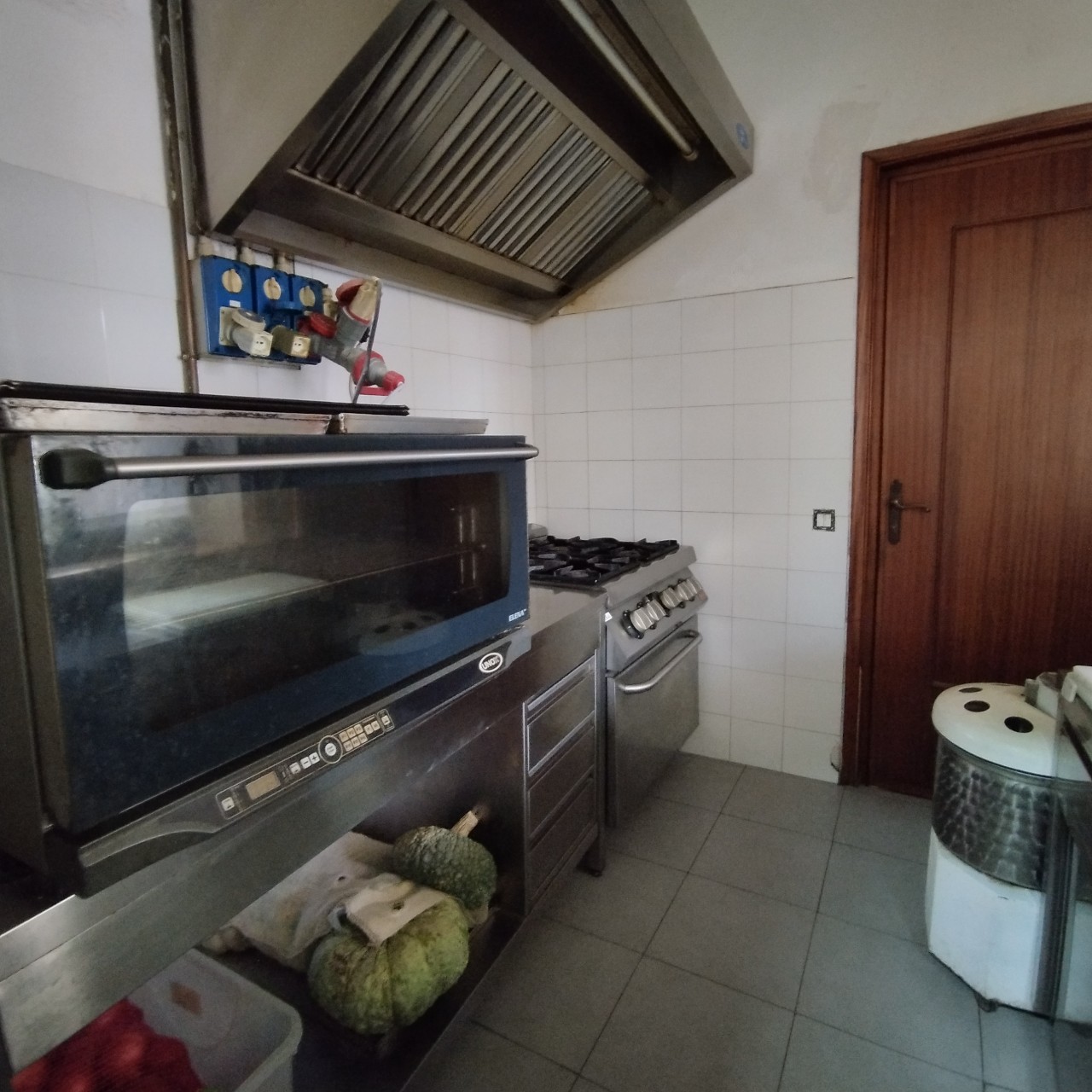 Negozio in vendita a Podenzano (PC)