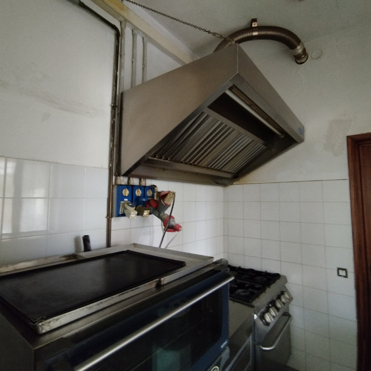 Negozio in vendita a Podenzano (PC)