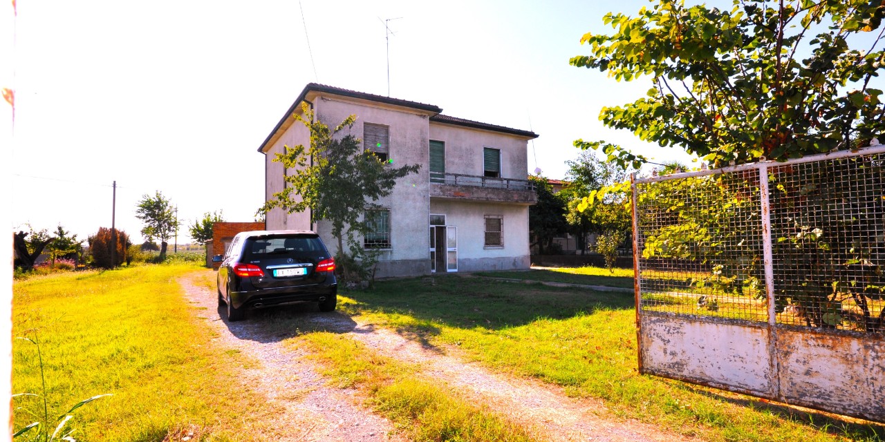 Casa indipendente in vendita a Alfonsine (RA)