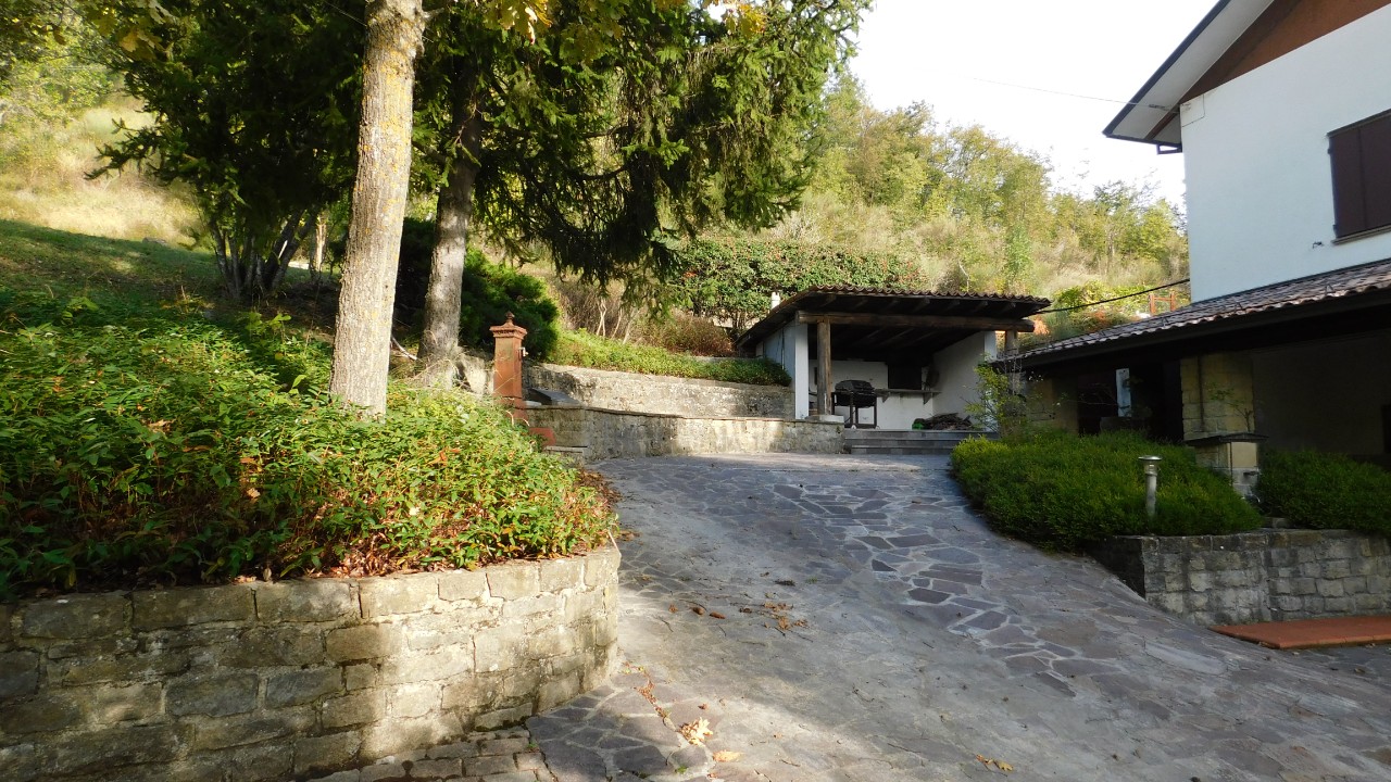 Villa in vendita a Neviano Degli Arduini (PR)