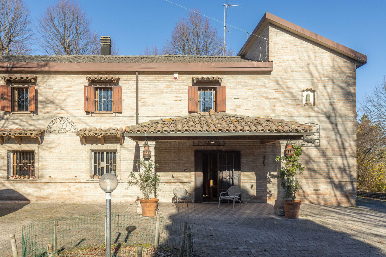 Villa in vendita a Monte San Pietro (BO)