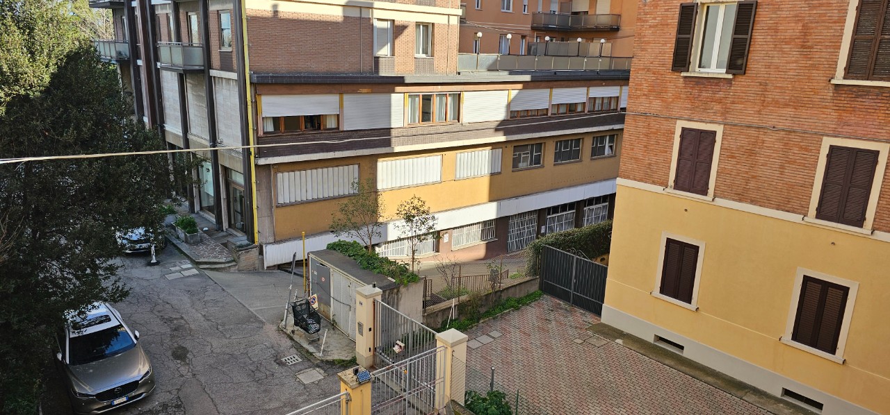 Vendita - Appartamento - Saffi - Bologna - € 220.000