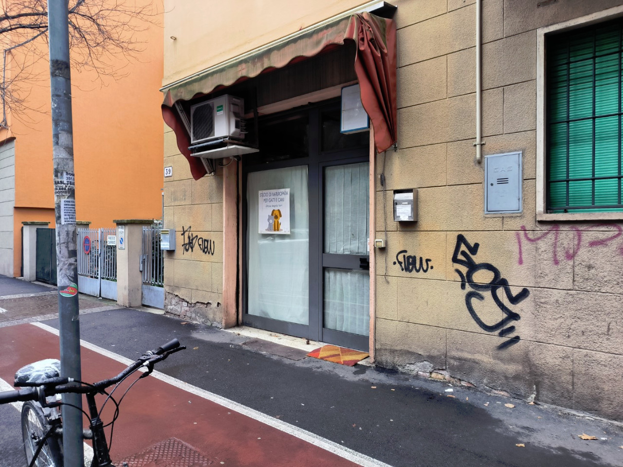 Affitto - Negozio - Sant Orsola - Bologna - € 550