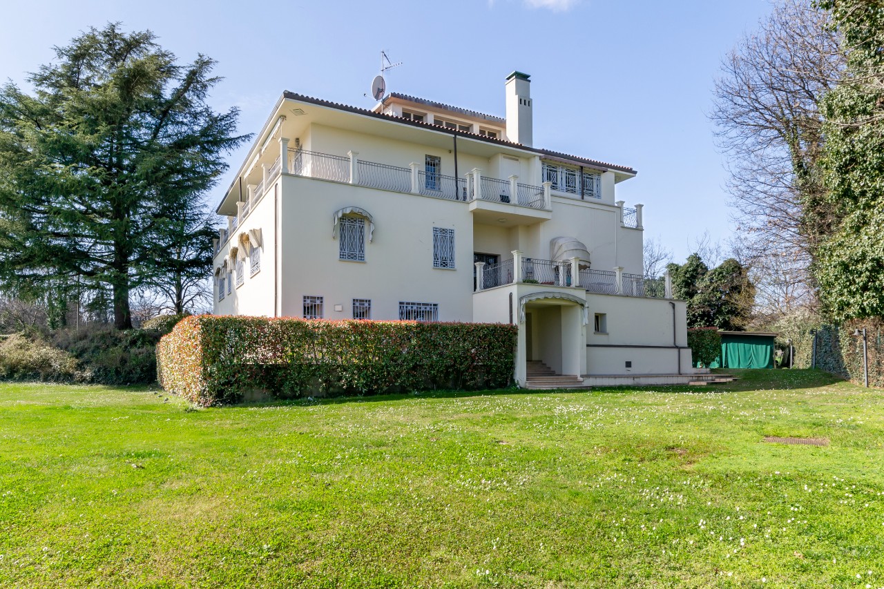 vendita villa indipendente bologna  Colli Murri