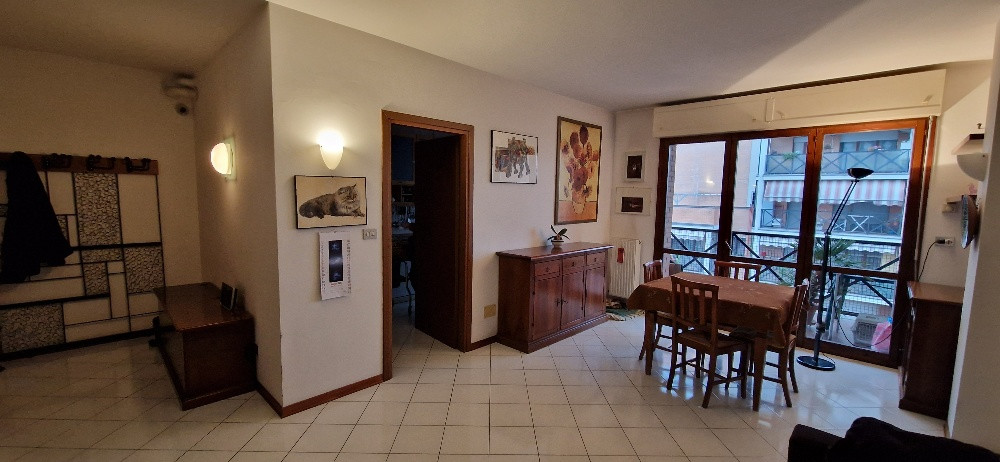 Affitto - Appartamento - Via Larga - Bologna - € 1.200