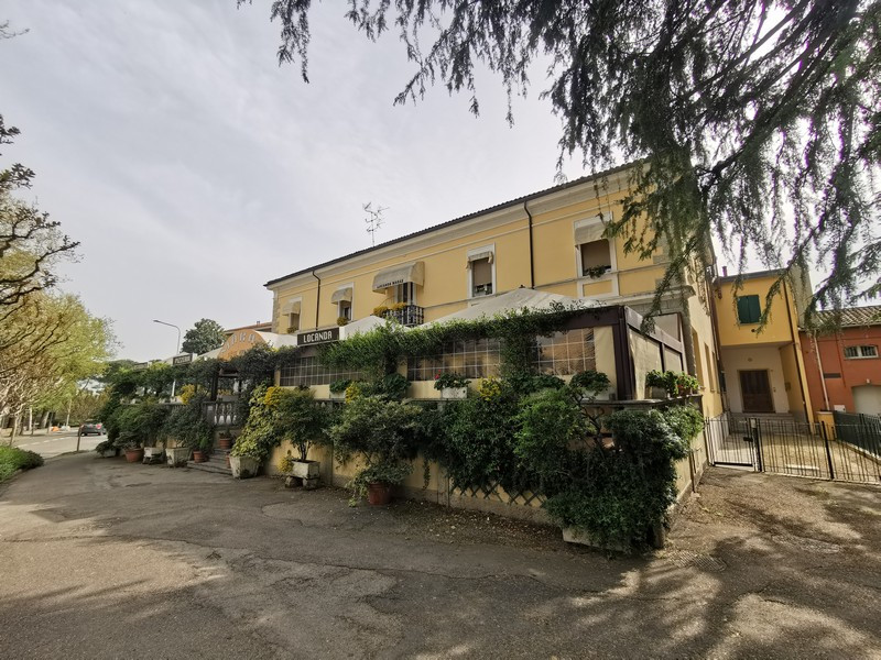 Albergo/Hotel in vendita a Castel San Pietro Terme (BO)