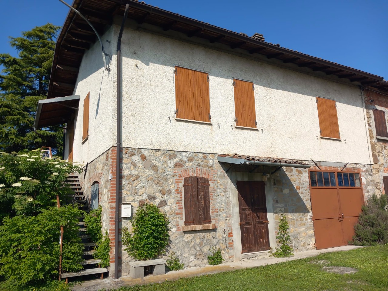 Porzione Di Casa in vendita Canossa