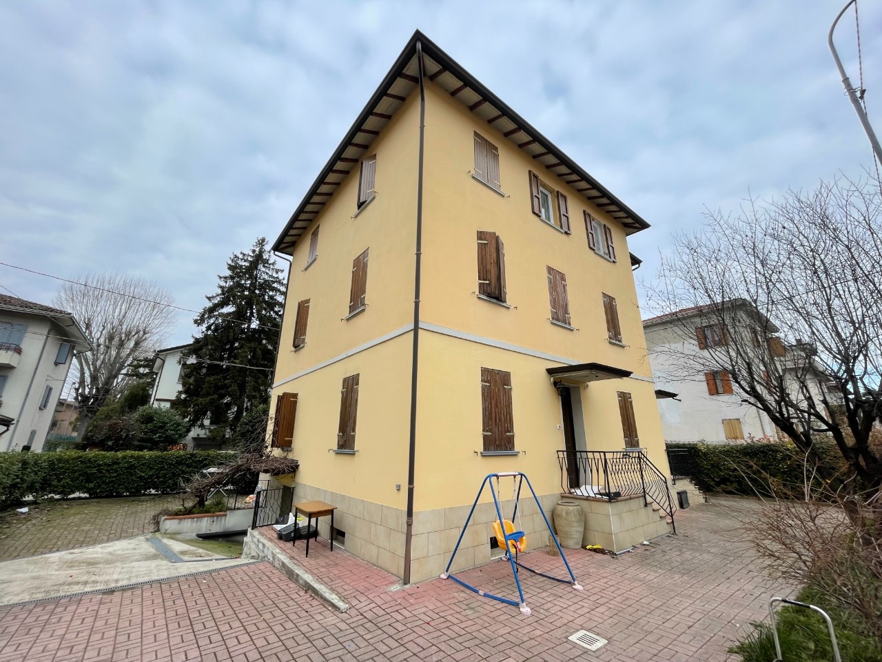 Edificio/palazzo in vendita Reggio Emilia Zona Regina Pacis