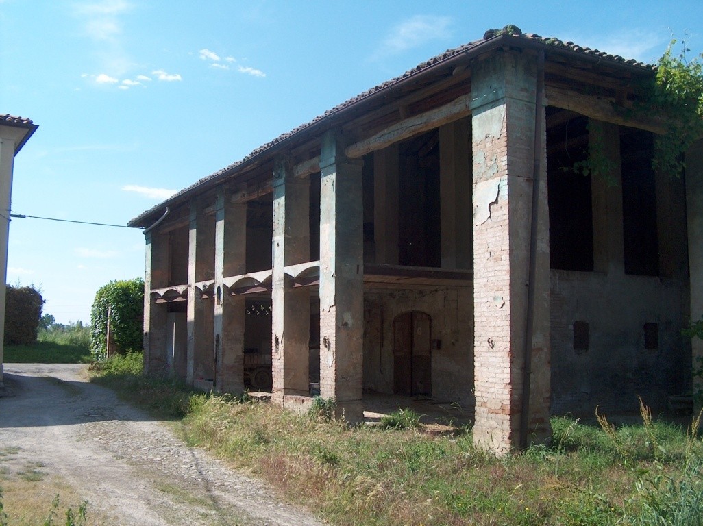 Rustico in vendita Modena Zona Vaciglio