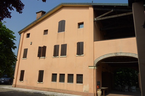 Villa Indipendente in vendita Modena Zona Villanova