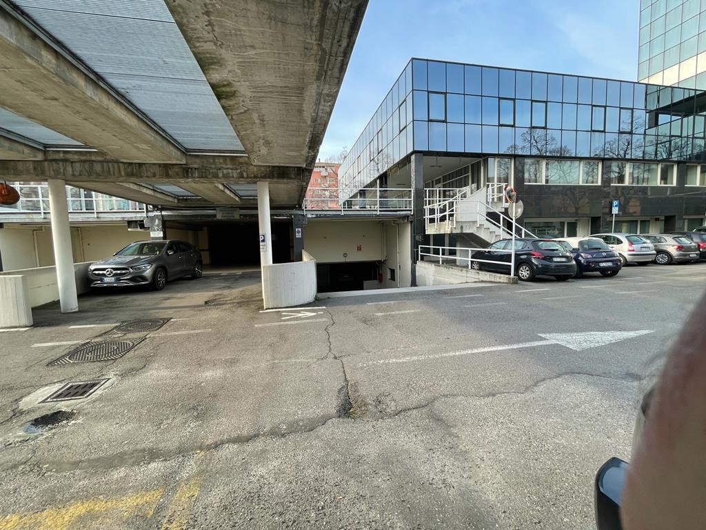 Garage in affitto Parma Zona Viale Mentana