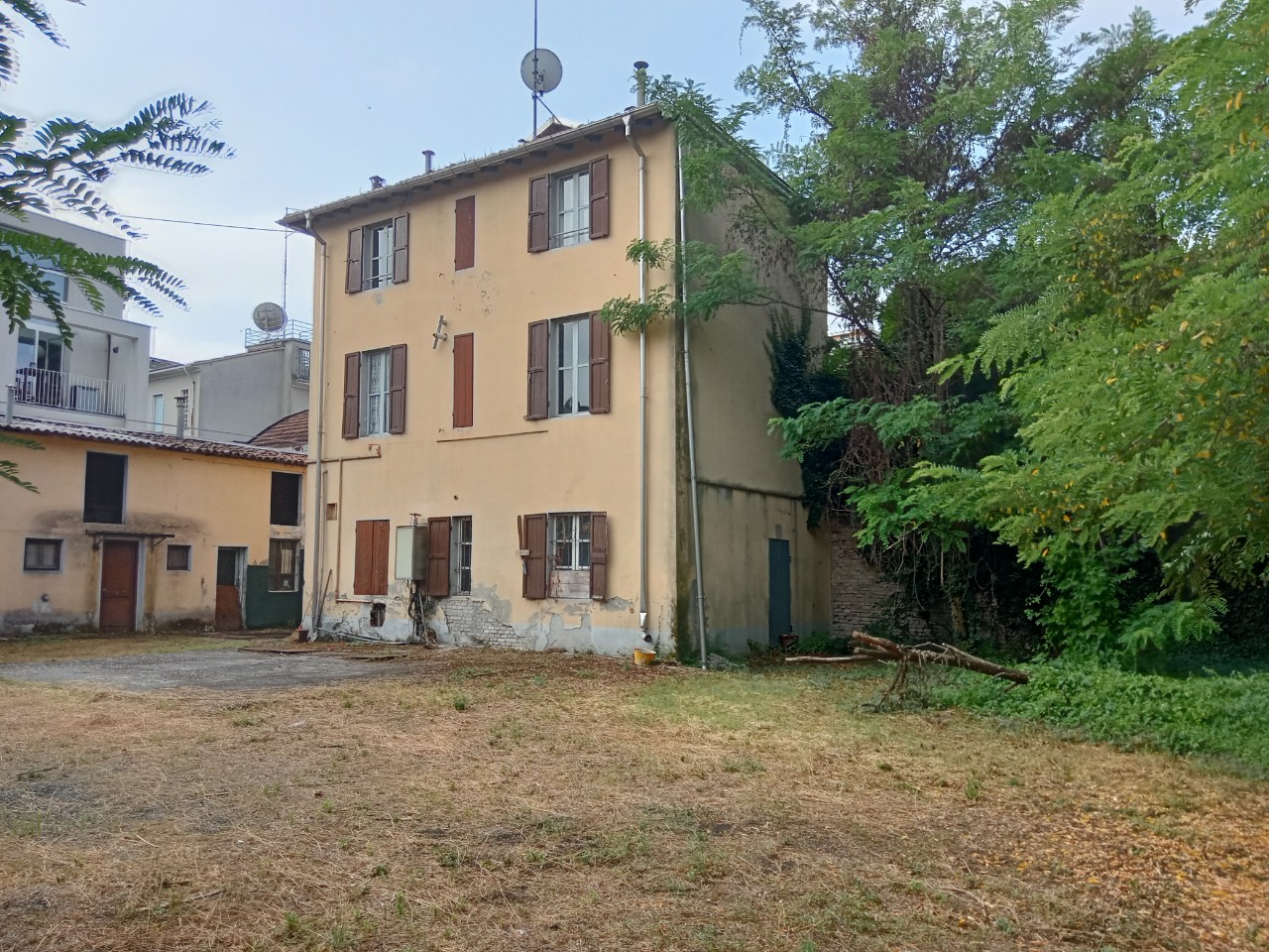 Palazzo in vendita Parma Zona Viale Trieste