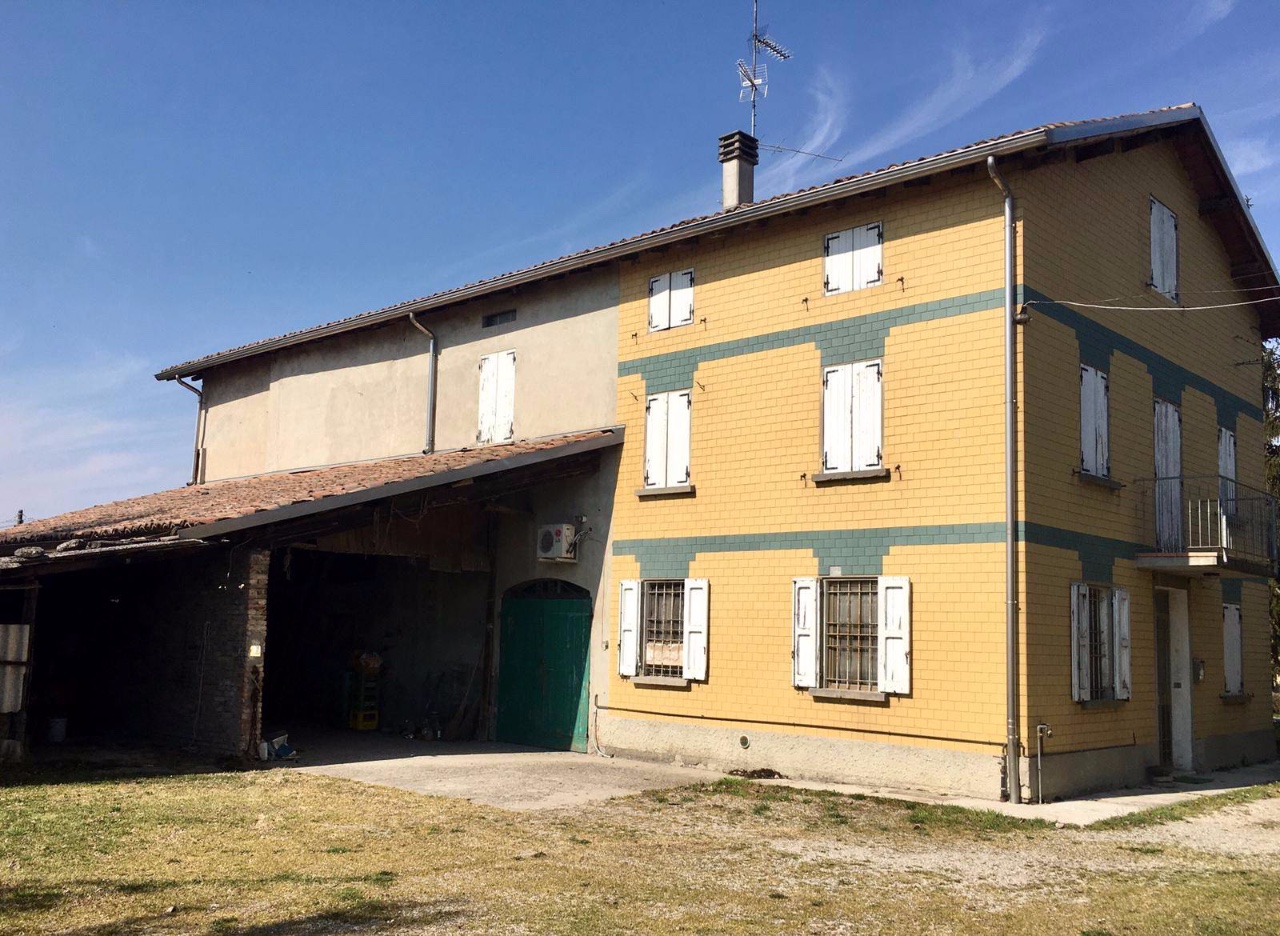 Casa Colonica in vendita Reggio Emilia Zona Massenzatico