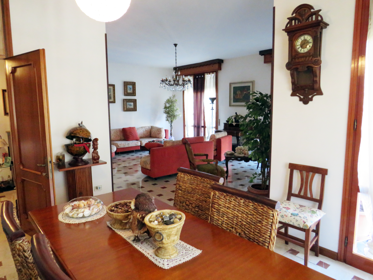 Villa Indipendente in vendita Reggio Emilia Zona Orologio