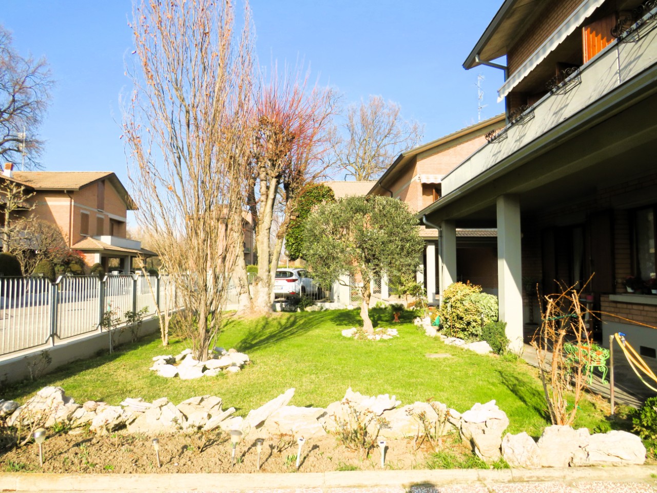 Villa Indipendente in vendita Reggio Emilia Zona Acque Chiare