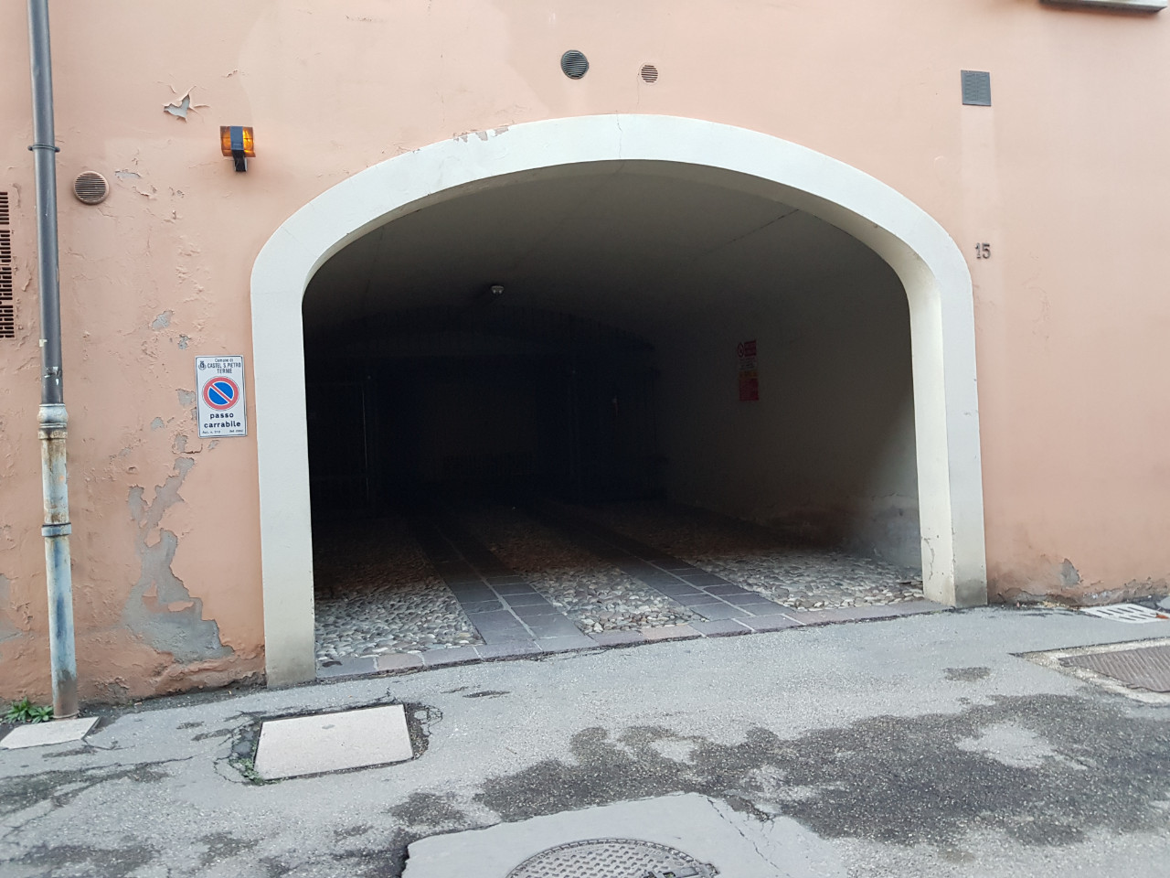 Garage in vendita Castel San Pietro